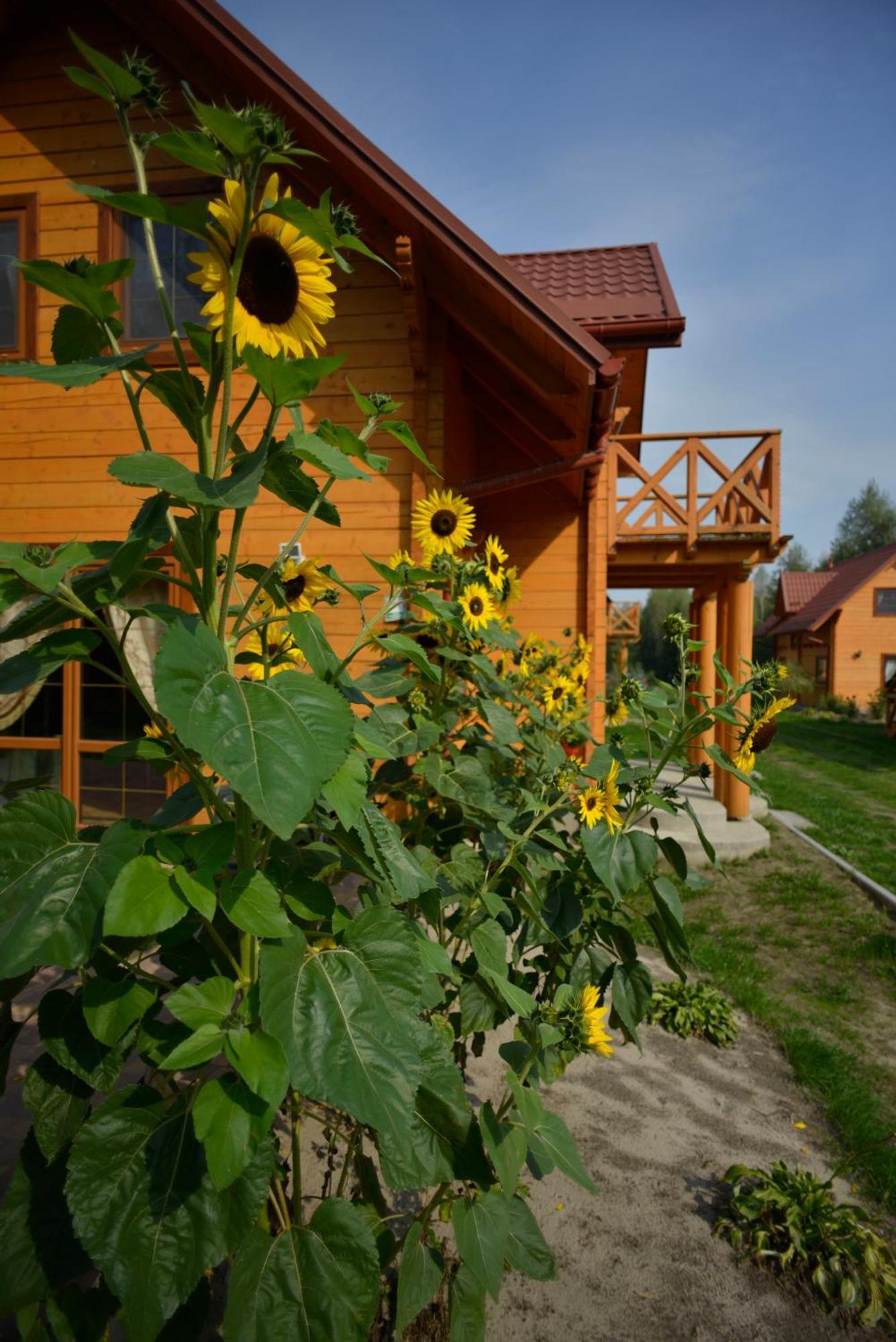 Hotel Osrodek Wypoczynkowy Ranczo Okuninka Exterior foto